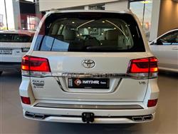 تۆیۆتا لاند کروزەر